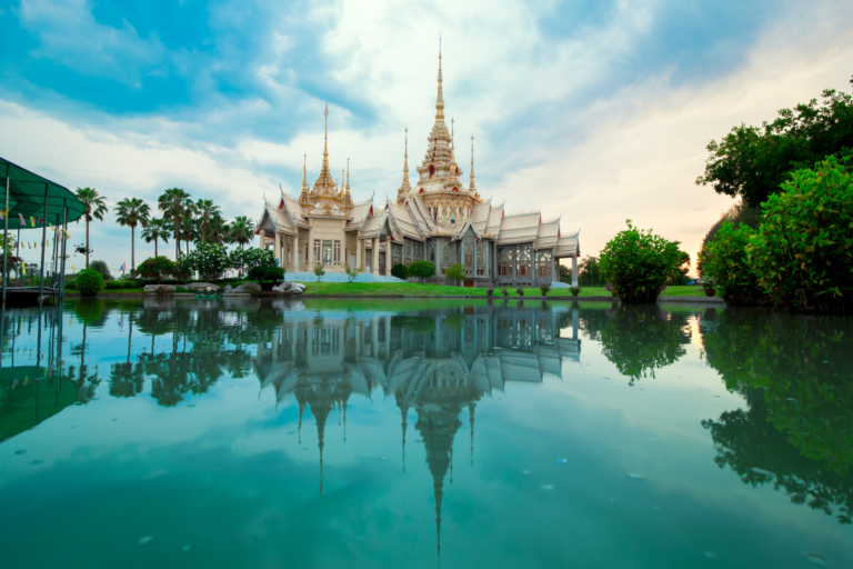 Top 10 Must-Visit Destinations in Thailand for First-Time Travelers
