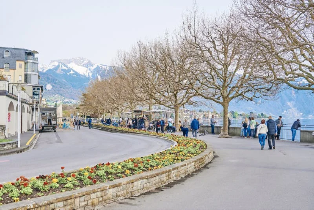 Lake Geneva Promenade