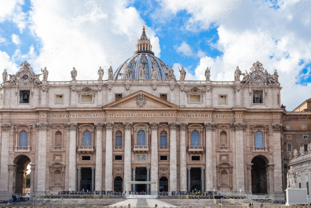 Visit the San Pietro Basilica