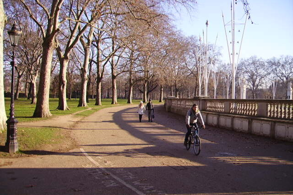 Cycling Around London's Regal Parks