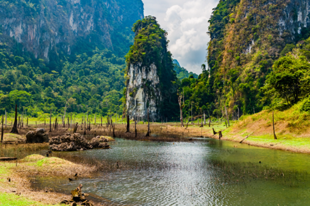 Cheow LAN Lake (Ratchaprapha Dam)