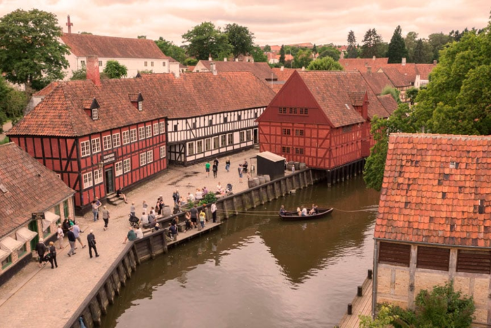 Den Gamle by (The Old Town)