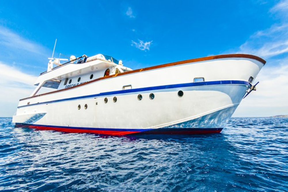 Sailing Tours and Yacht Charters