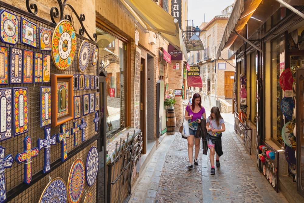 Wander through the Jewish Quarter