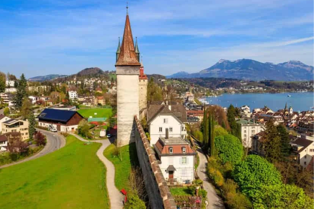 Musegg Wall (Museggmauer)