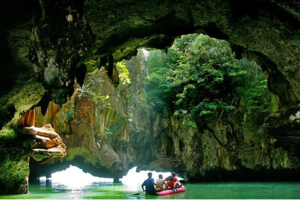 Investigate the Phang Nga Inlet's Secret Caverns