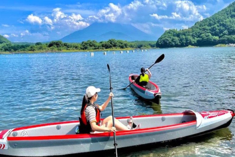 Paddling and Canoeing in the Lakes