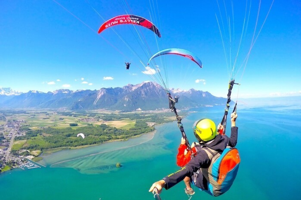 Paragliding: