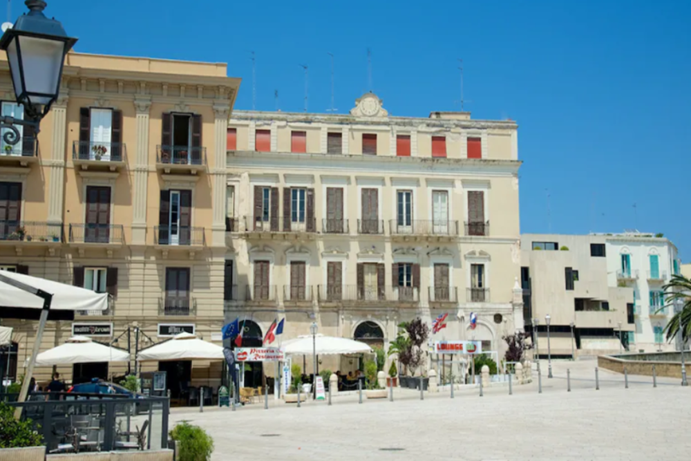 Mercato di Piazza Del Ferrarese