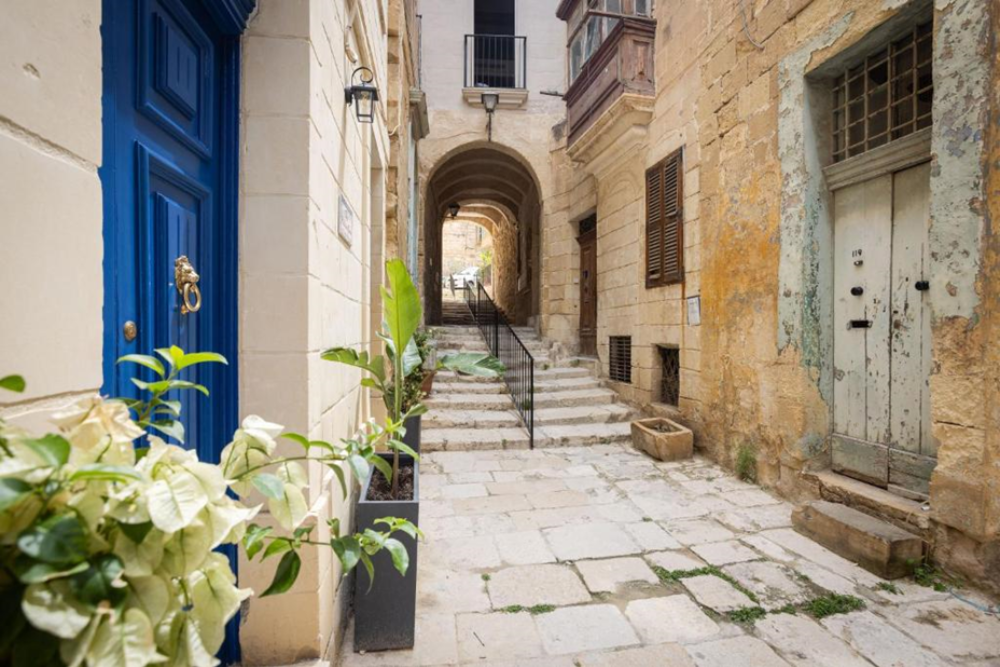 Cospicua’s Narrow Streets and Hidden Alleys