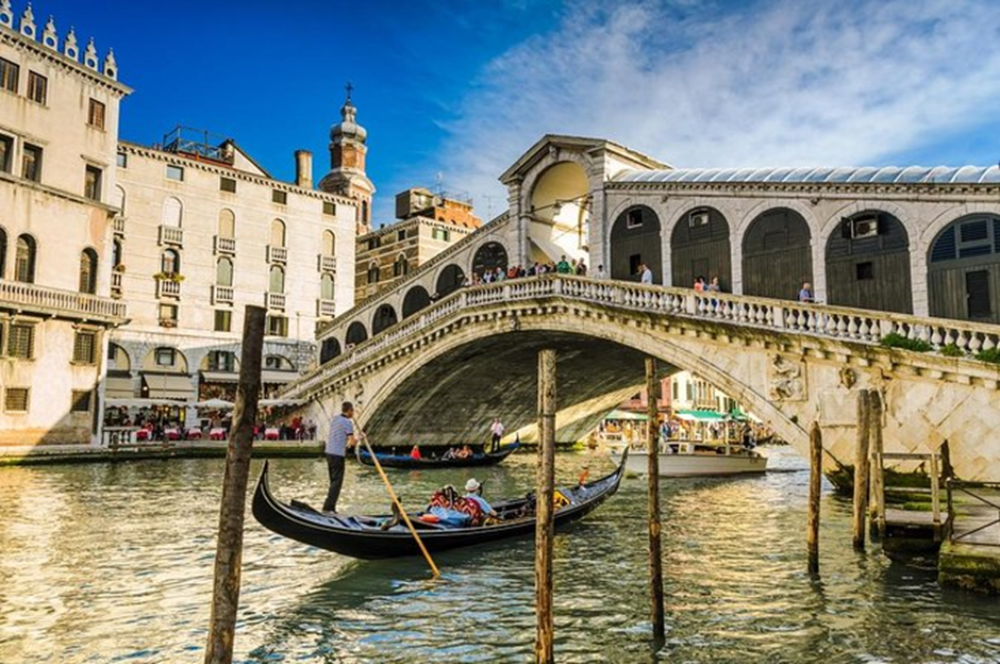 Rialto Bridge (Ponte di Rialto)