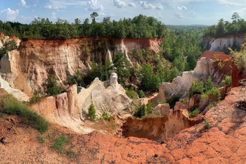 Caving in Providence Canyon