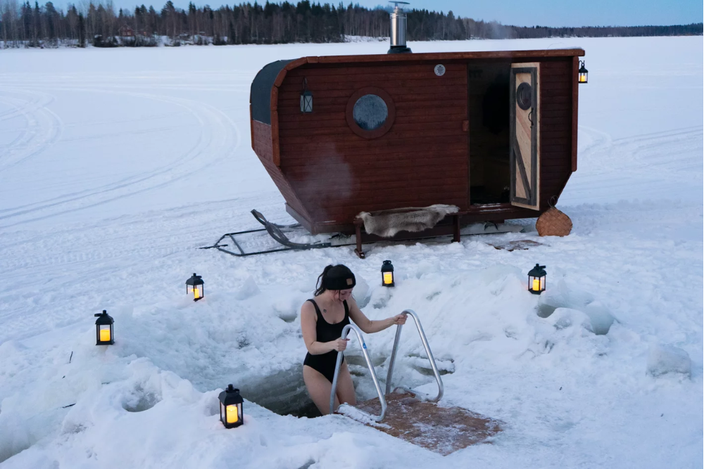 Sauna and Ice Swimming: