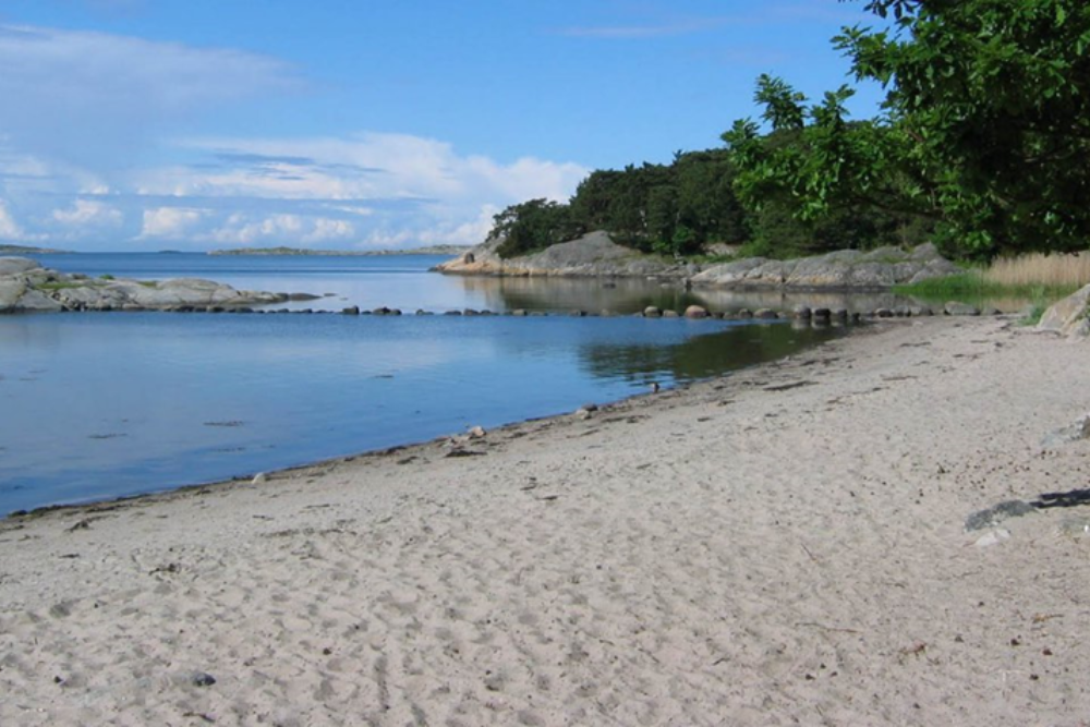 Almenas Beach