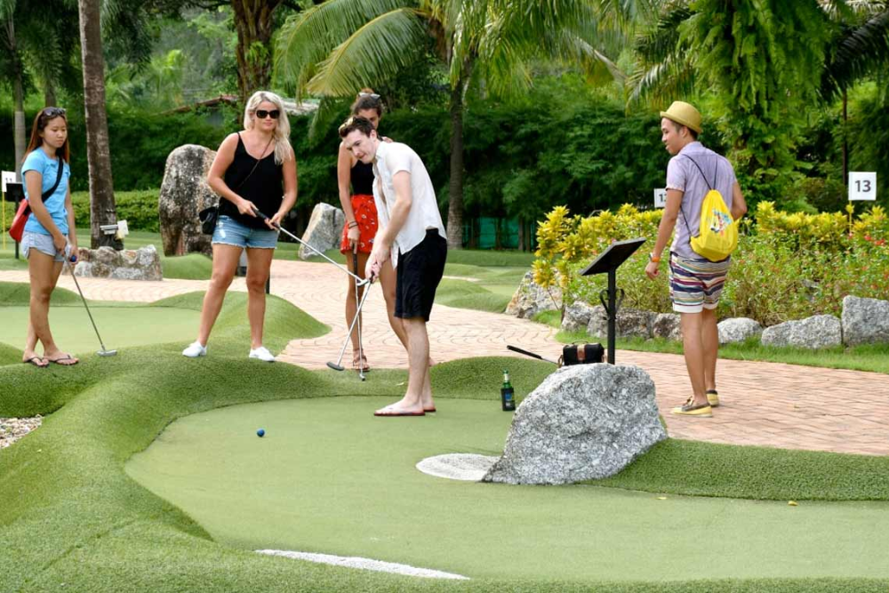 Adventure Golf & Mini Golf