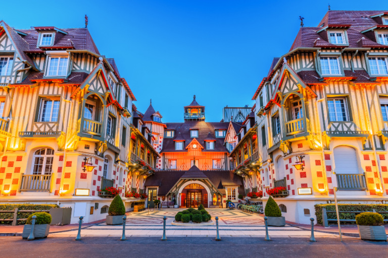 A Local’s Guide to the Best Neighborhoods in Paris