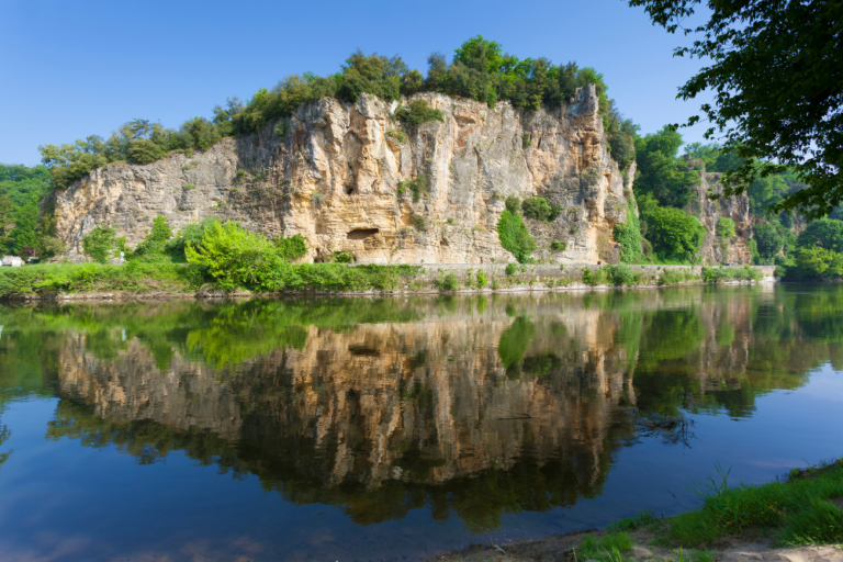 The Best Hiking Trails in the Loire Valley: Nature and History Combined