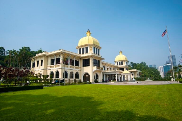 A Day at the Royal Palace Museum in Kuala Lumpur