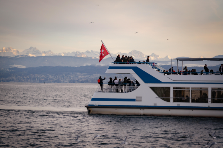 Switzerland’s Best Lakes for Boating and Relaxation