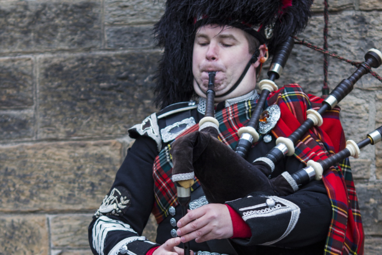 A Guide to Exploring Scotland Without a Car