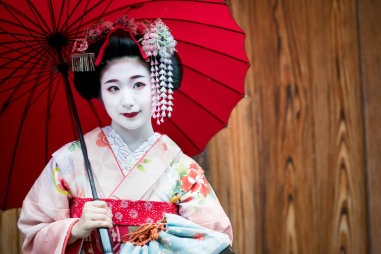 How to Experience the Elegance of a Japanese Kimono Dressing Ceremony