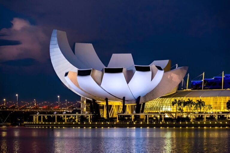 Exploring the Unique Architecture of Singapore’s Modern Marvels