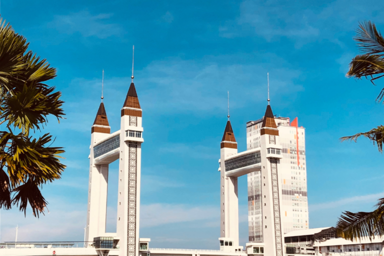 Exploring the Traditional Wooden Houses of Terengganu: A Glimpse into Malaysia’s Rich Heritage