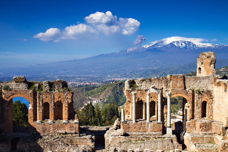 Exploring Pompeii and Herculaneum: Ancient Ruins of Italy