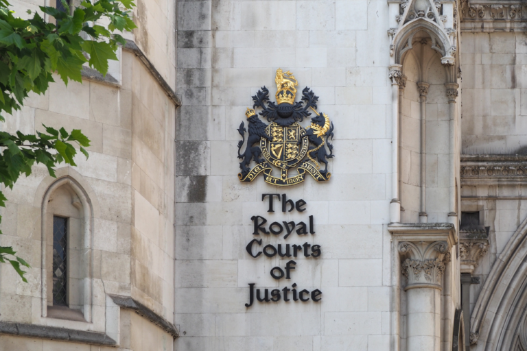 A Guide to London’s Royal Landmarks: Buckingham Palace & Beyond