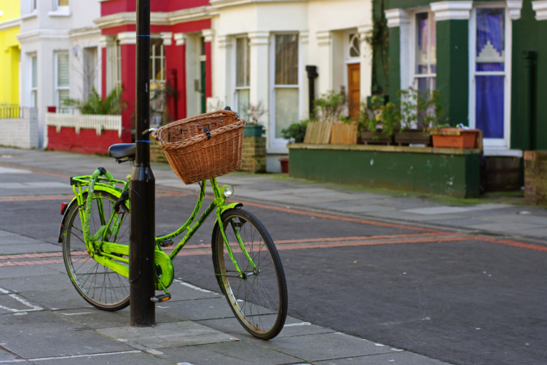 Exploring Notting Hill: Colorful Streets, Markets & More