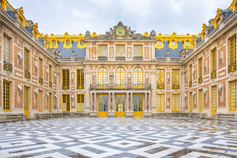 A Guide to Visiting the Palace of Versailles